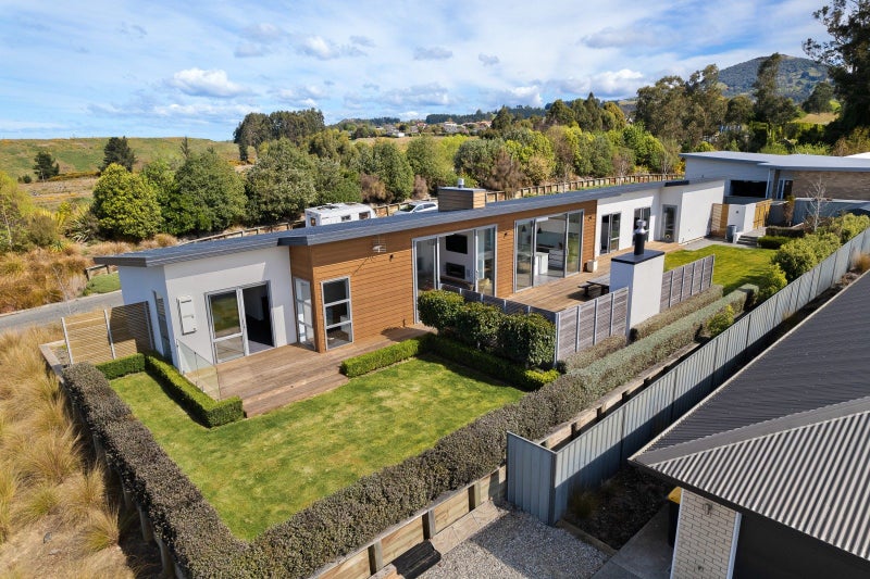21 Awa Toru Drive, Fairfield, Dunedin - Carousel 1