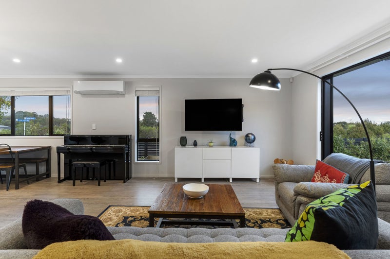 2 Joseph Kokich Avenue, Swanson, Auckland - Carousel 2