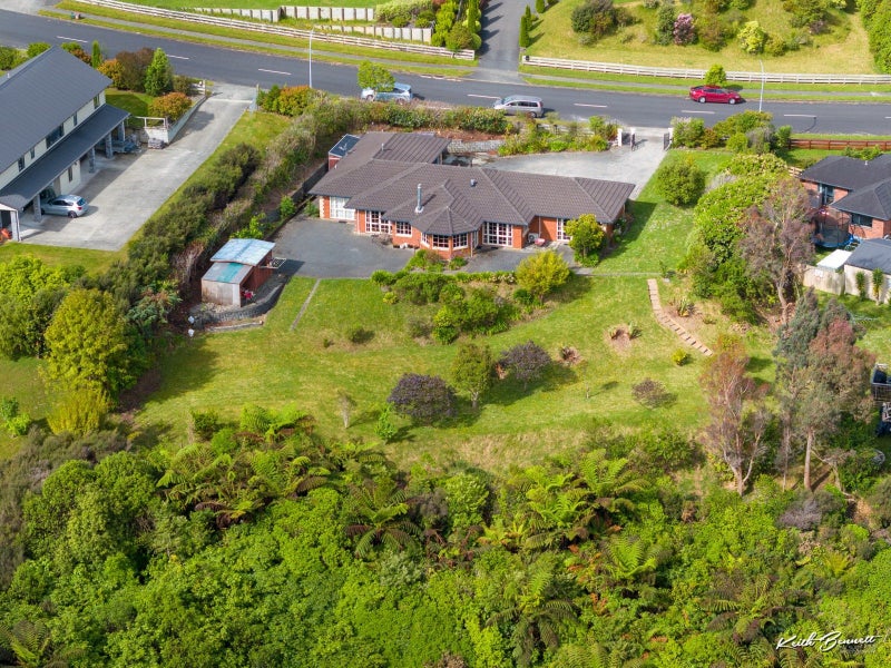 5 Grace Nicholls Grove, Riverstone Terraces, Upper Hutt - Carousel 1