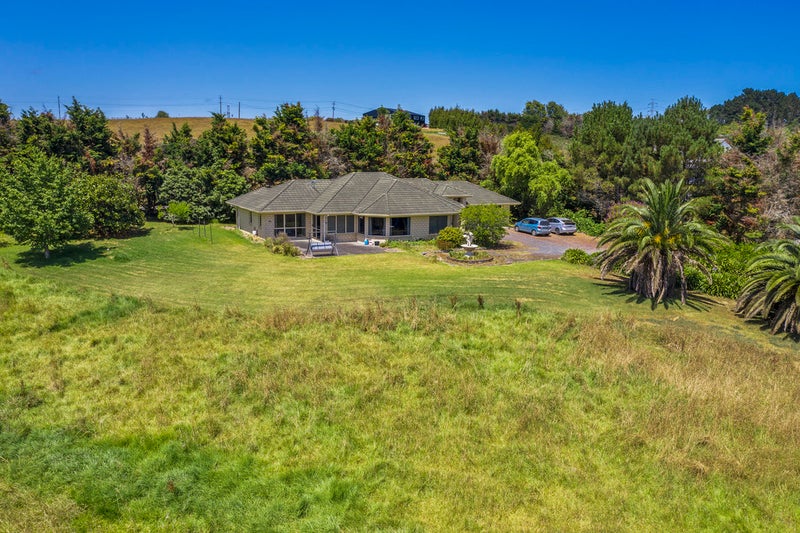 16 Cheriton Lane, Runciman, Drury - Carousel 1