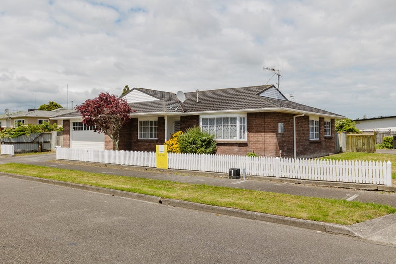 6 Kingston Street, Awapuni, Palmerston North - Carousel 16