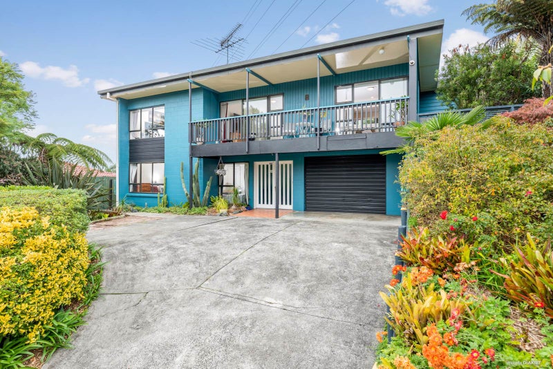 4 Stephen Lysnar Place, Hillsborough, Auckland - Carousel 2