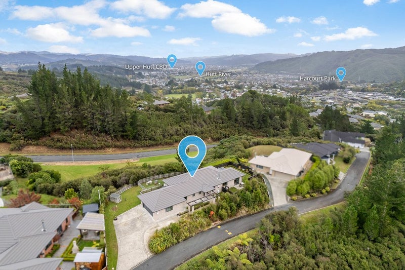 5 McKenzie Way, Timberlea, Upper Hutt - Carousel 2