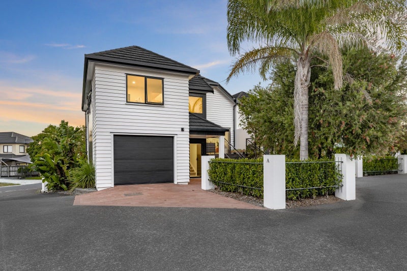 16B St Jerome Avenue, Te Atatu Peninsula, Auckland - Carousel 1