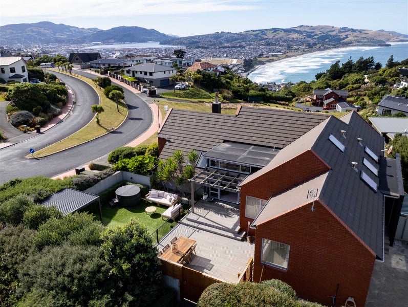 15 Highgrove, Saint Clair, Dunedin - Carousel 1