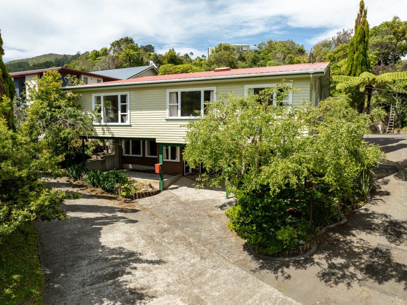 78 Parkvale Road, Karori, Wellington - Carousel 1