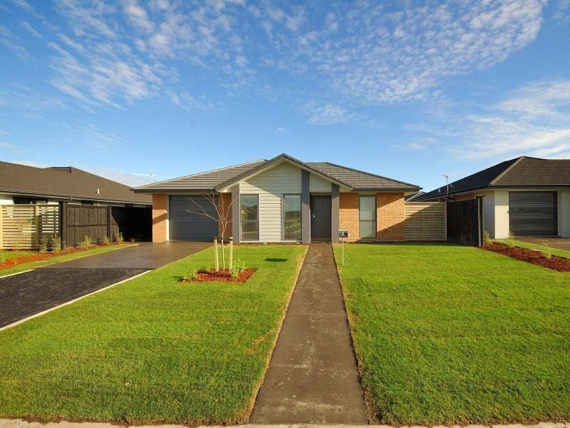 8 Charlbury Drive, Rolleston, Rolleston - Carousel 1