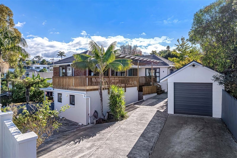1 Wyoming Avenue, Murrays Bay, Auckland - Carousel 1