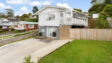 52 Ayton Drive, Totara Vale, Auckland - Carousel 1