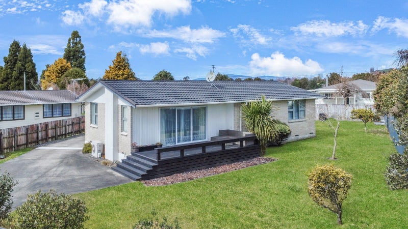 6 Warihi Place, Ngongotaha, Rotorua - Carousel 1
