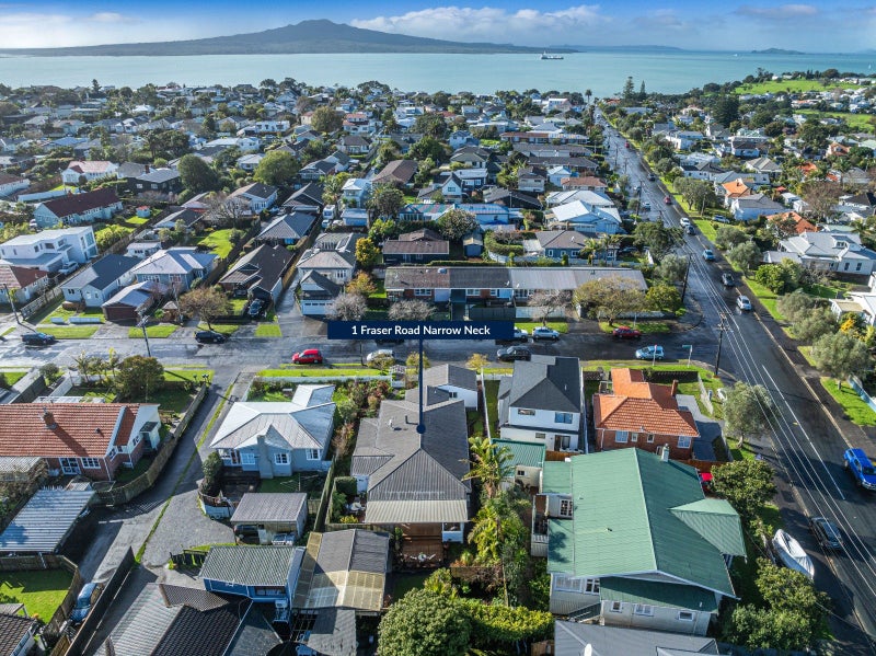 1 Fraser Road, Narrow Neck, Auckland - Carousel 2