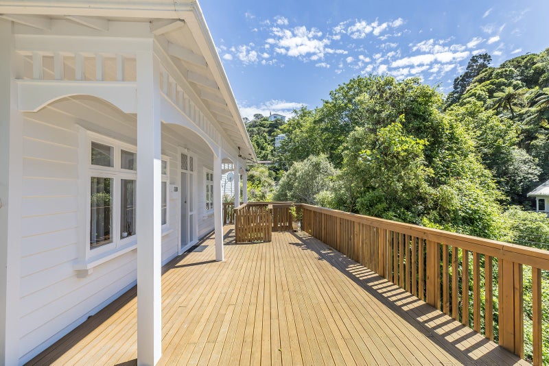 11 Governor Road, Northland, Wellington - Carousel 2