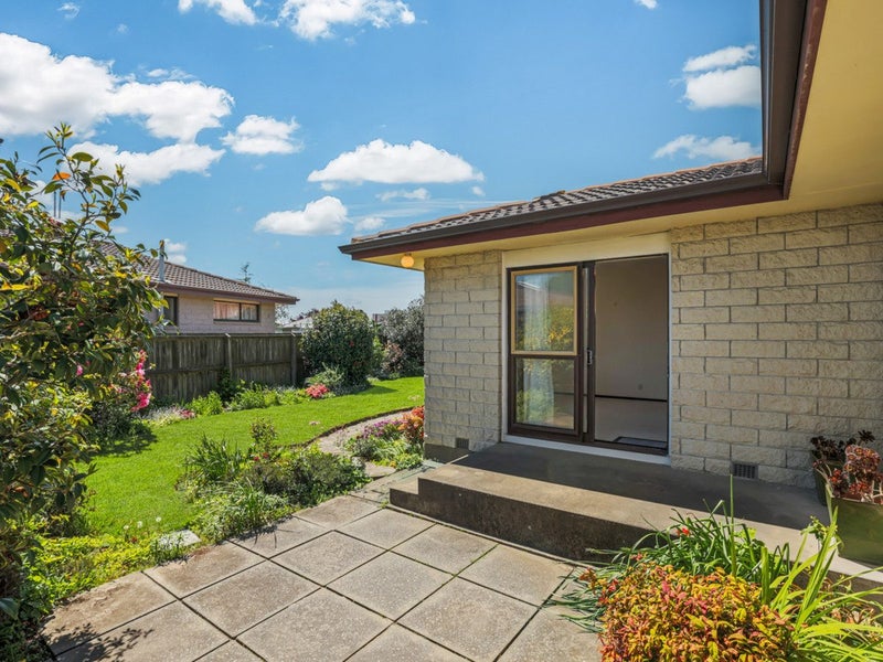 17A Castile Place, Belfast, Christchurch - Carousel 2