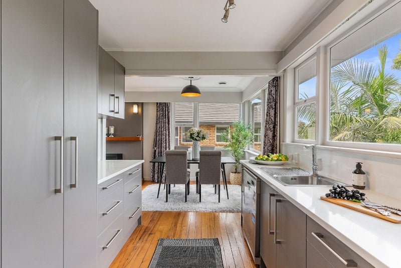 1 Bel Air Drive, Hillsborough, Auckland - Carousel 2