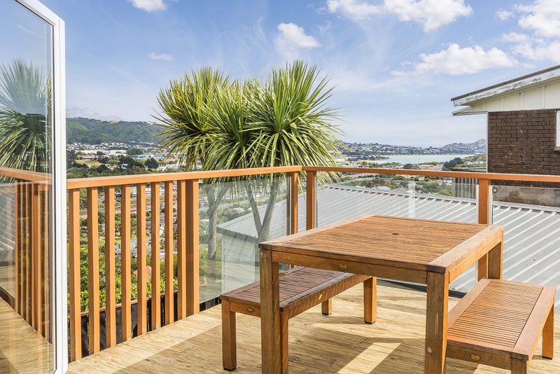 8 Ash Grove, Ranui, Porirua - Carousel 2