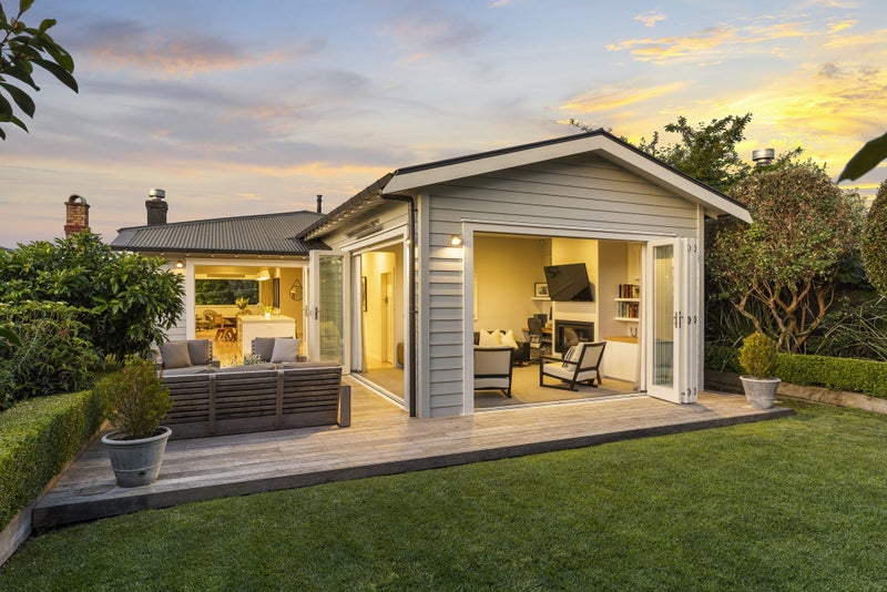 32 Tuarangi Road, Grey Lynn, Auckland - Carousel 2