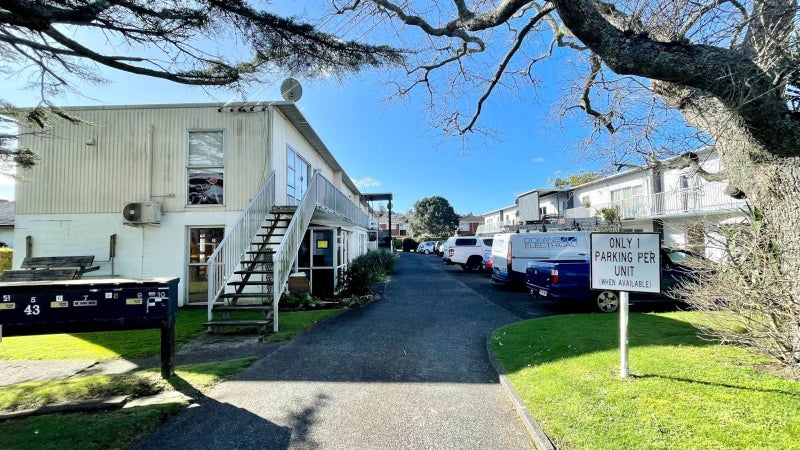 7/43 Anzac Road, Browns Bay, Auckland - Carousel 1