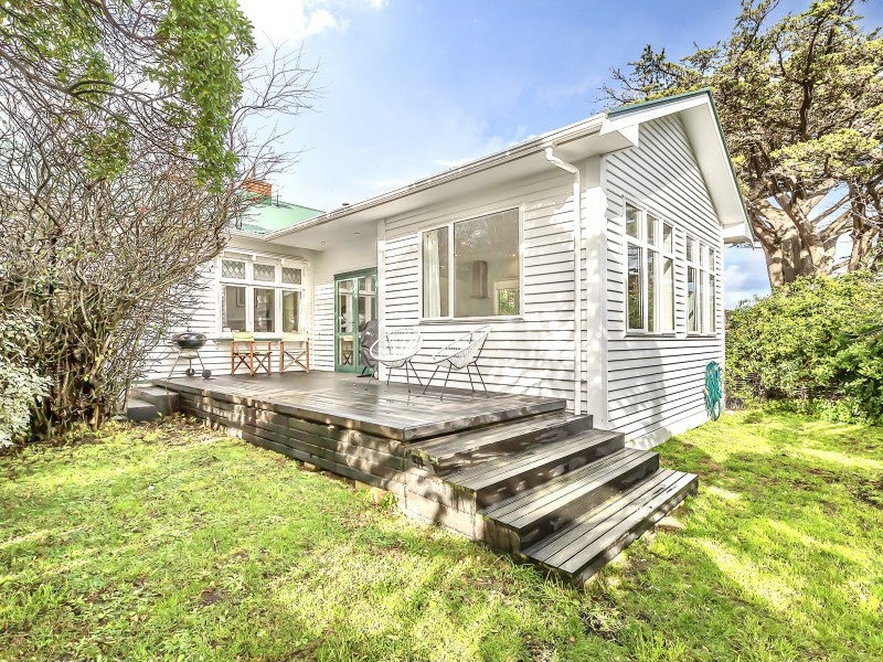 11 Tio Tio Road, Miramar, Wellington - Carousel 1