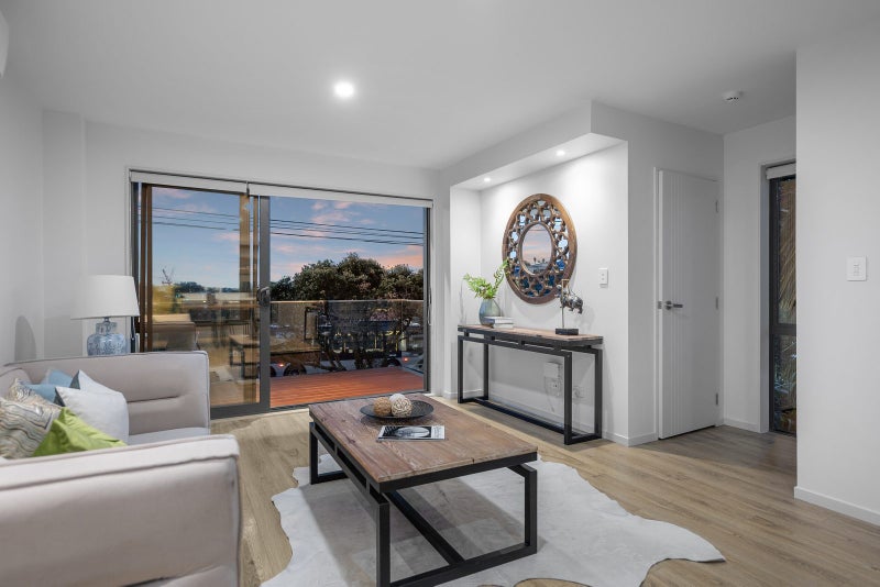 2E Fowler Street, Northcote, Auckland - Carousel 2