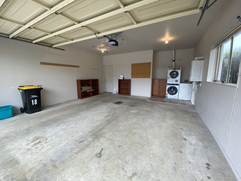 18 White Pine Avenue, Woodridge, Wellington - Carousel 18