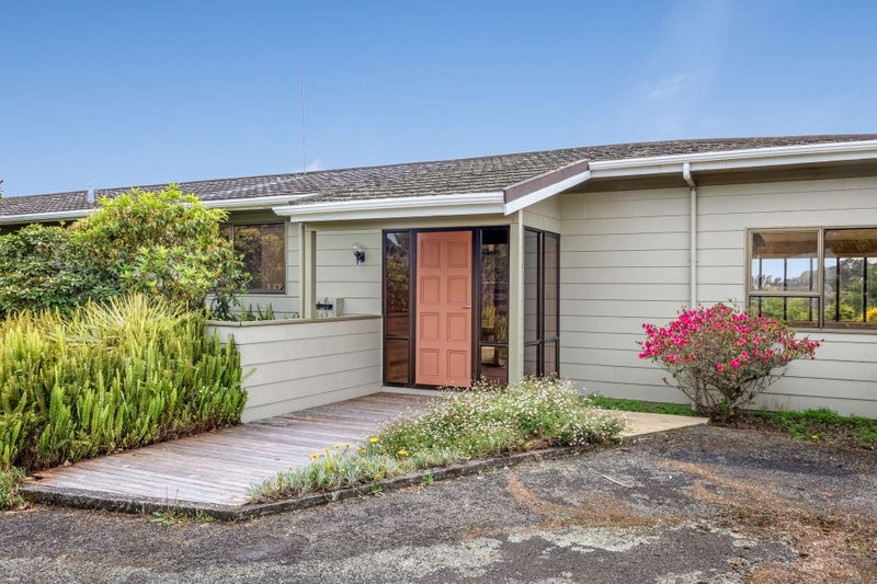 114B Riversdale Drive, Merrilands, New Plymouth - Carousel 1