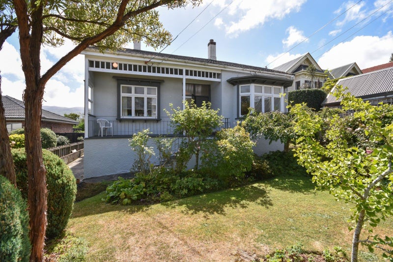 53 Signal Hill Road, Opoho, Dunedin - Carousel 1