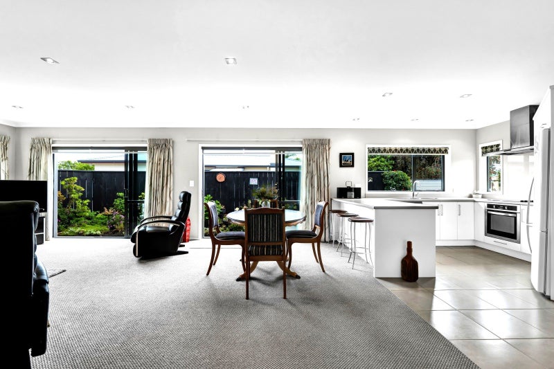 1/276 Mangorei Road, Merrilands, New Plymouth - Carousel 2