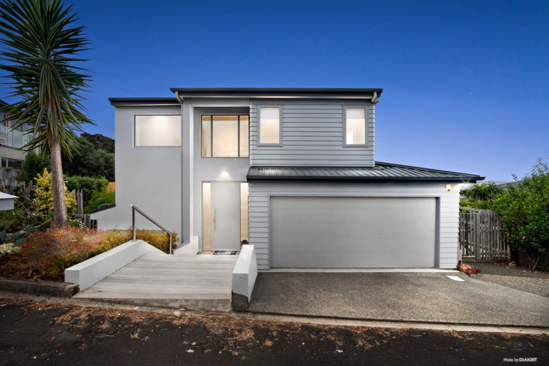 9 Mariners View Road, Beach Haven, Auckland - Carousel 1