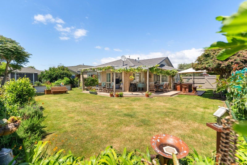 4 Taepa Close, Papamoa Beach, Papamoa - Carousel 1
