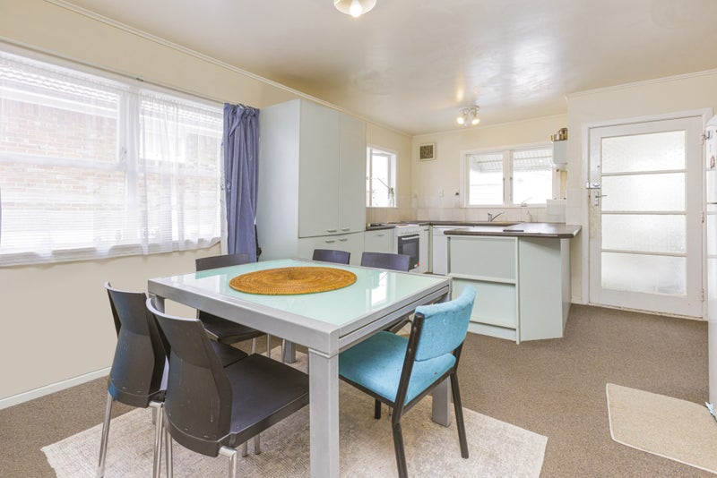 12 Glendene Avenue, Glendene, Auckland - Carousel 2