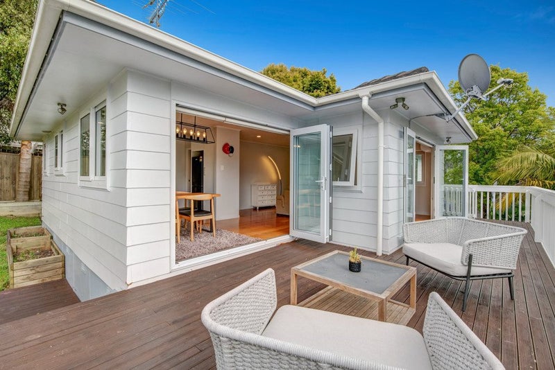 14 Theban Place, Totara Vale, Auckland - Carousel 2