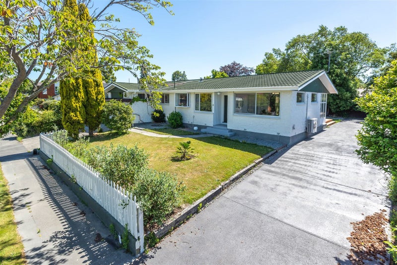 8 Camberwell Place, Avonhead, Christchurch - Carousel 1