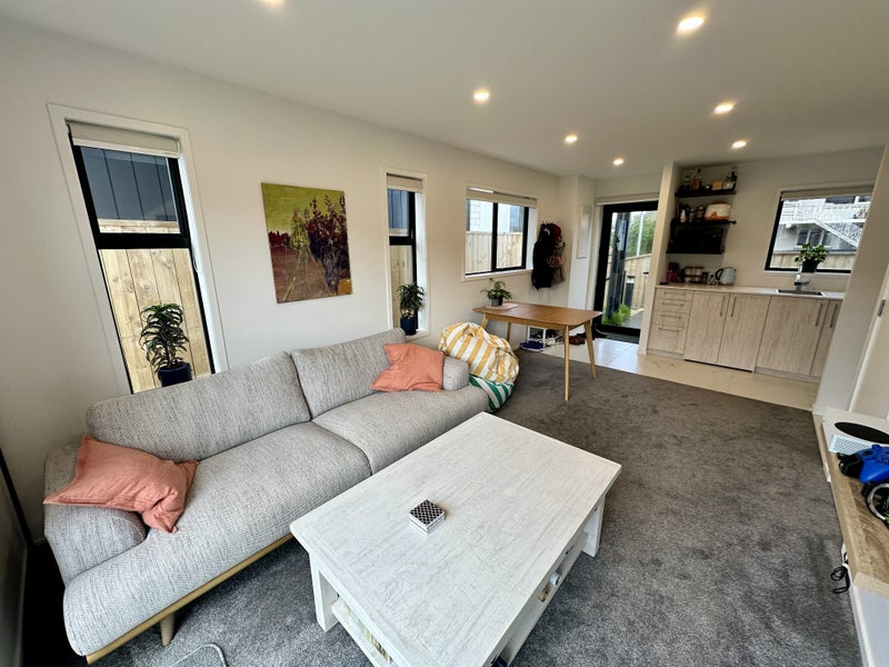 8/10 Willcott Street, Mount Albert, Auckland - Carousel 2