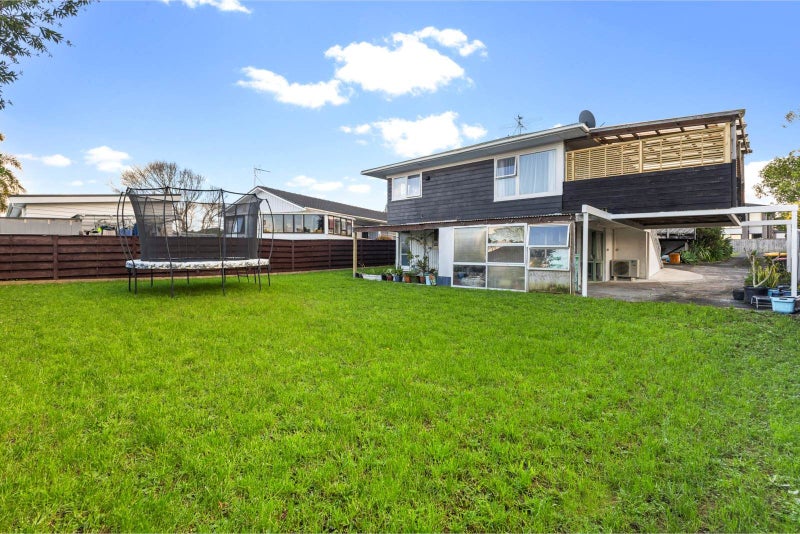 2/16 Udys Road, Pakuranga, Auckland - Carousel 2