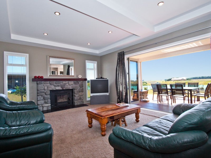 37 Highland View Drive, Tokomaru, Palmerston North - Carousel 2