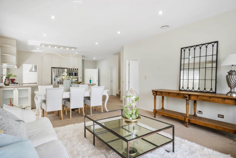 37 Charlestown Drive, Flat Bush, Auckland - Carousel 2