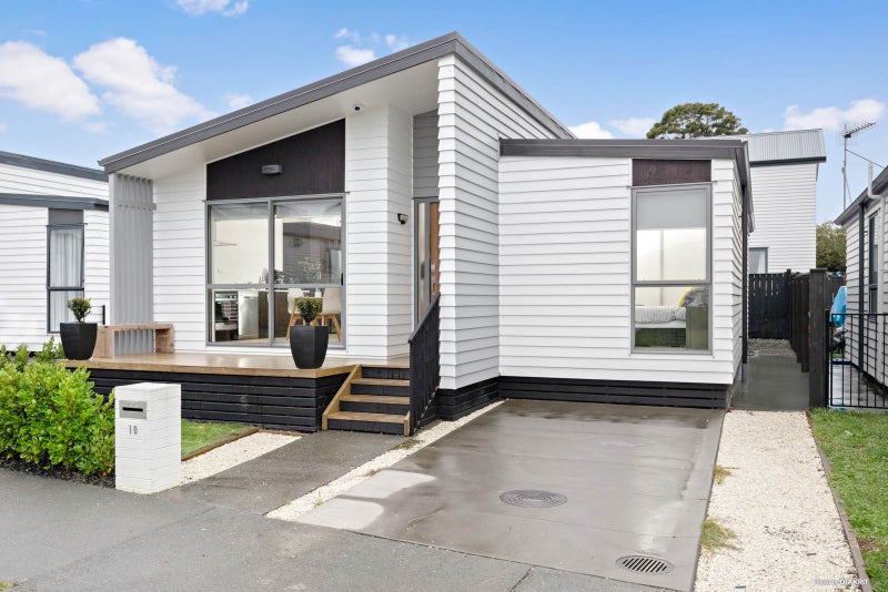 10 Skippy Patuwai Lane, Glen Innes, Auckland - Carousel 1