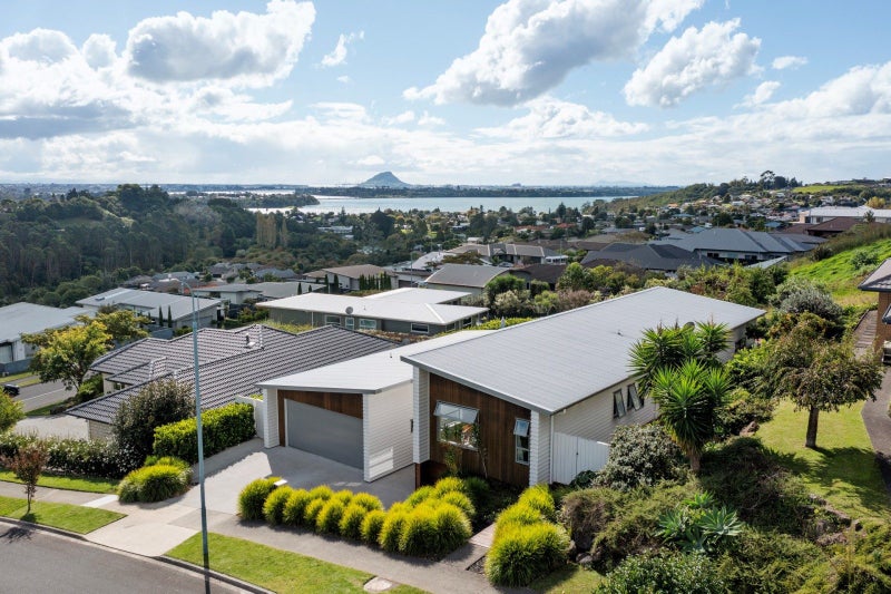 34 Orion Drive, Welcome Bay, Tauranga - Carousel 1
