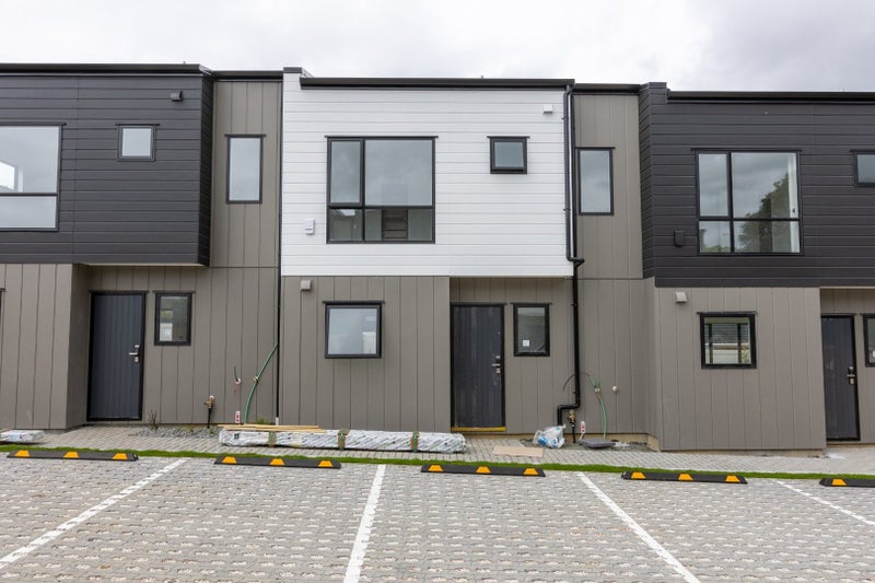 7/77 Glenmore Road, Sunnyhills, Auckland - Carousel 2