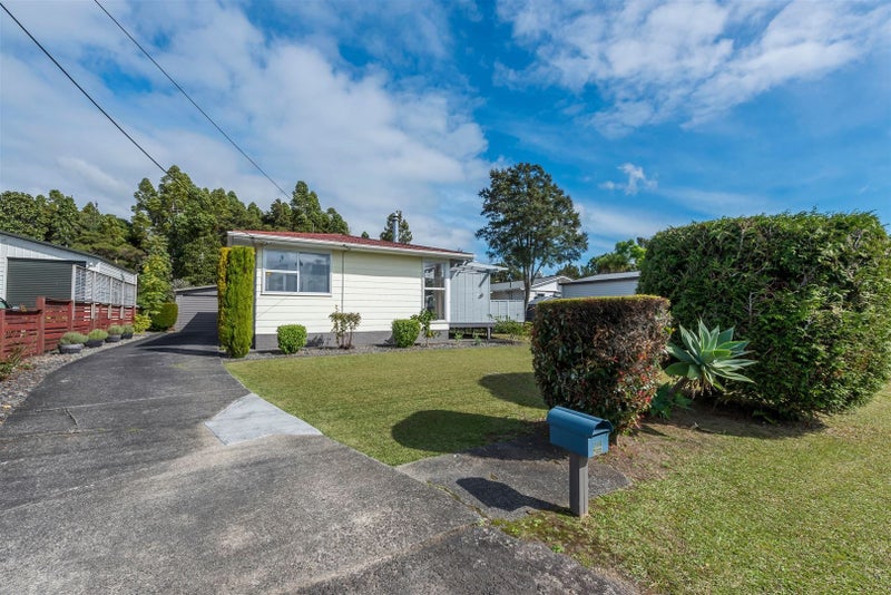 214 Glengarry Road, Glen Eden, Auckland - Carousel 1