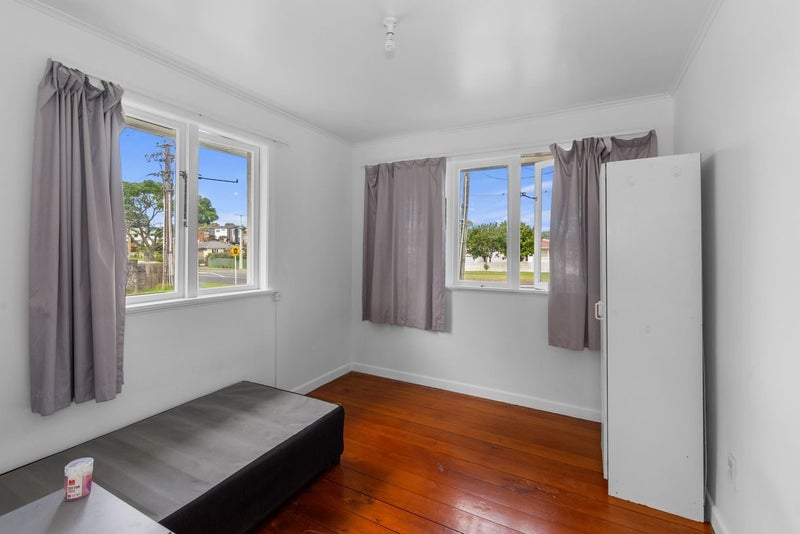 126 Universal Drive, Henderson, Auckland - Carousel 7