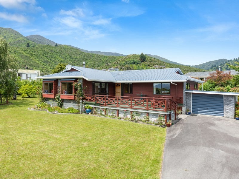 252B Waikawa Road, Waikawa, Picton - Carousel 1