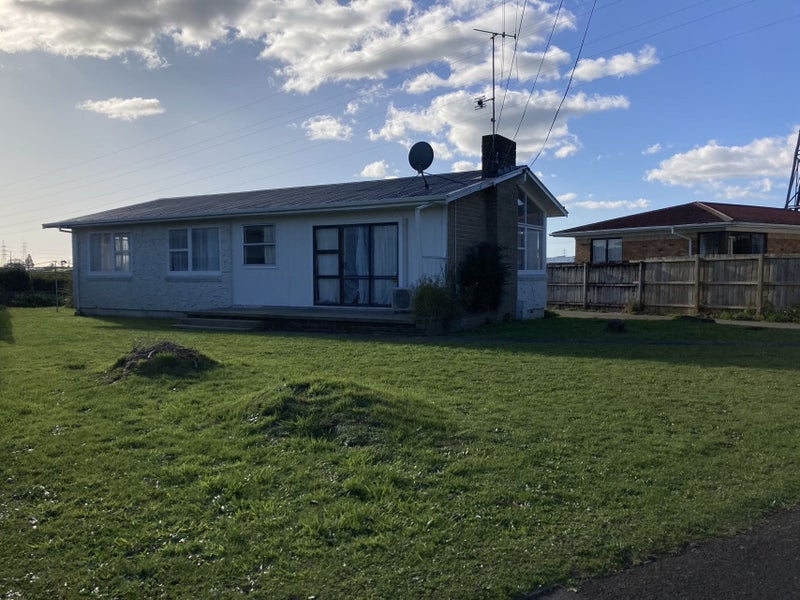 21 Sheridan Street, Silverdale, Hamilton - Carousel 2