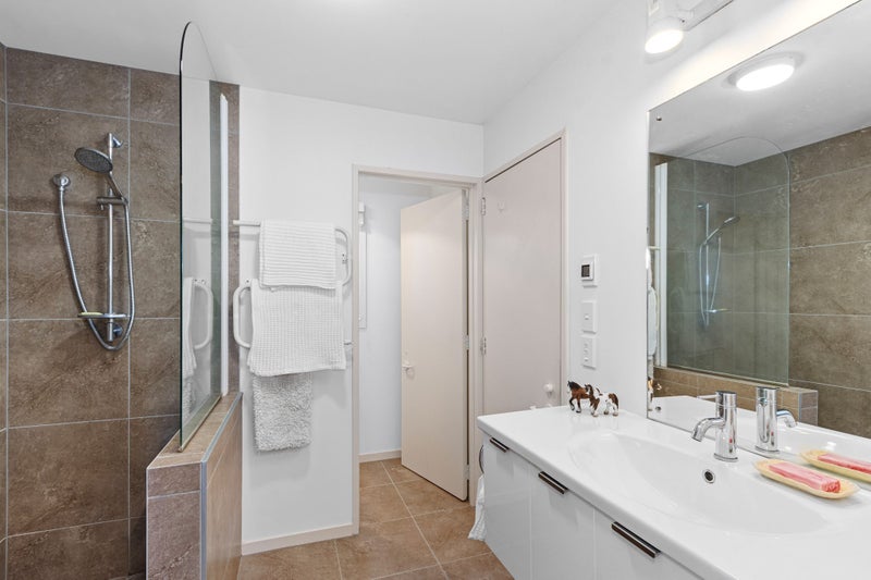 5/140 Office Road, Merivale, Christchurch - Carousel 14