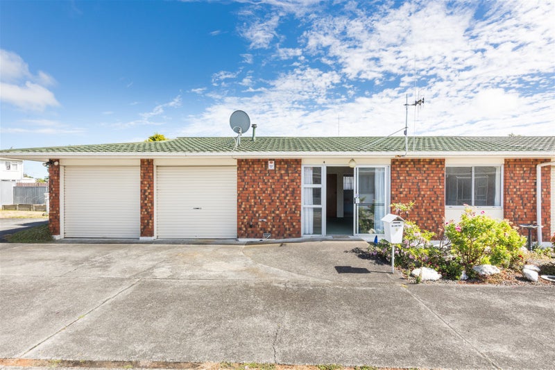 4/118 Botanical Road, Takaro, Palmerston North - Carousel 1