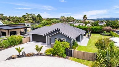 5 Paulene Anne Place, Mangawhai Heads, Mangawhai - Carousel 1