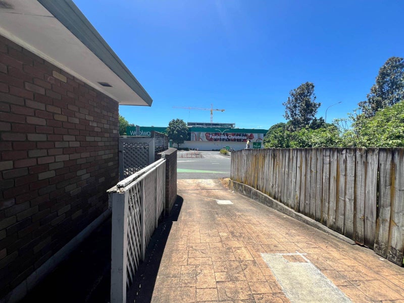 1/193 Great South Road, Greenlane, Auckland - Carousel 2