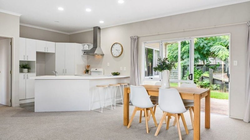 38 Sapphire Drive, Hairini, Tauranga - Carousel 1