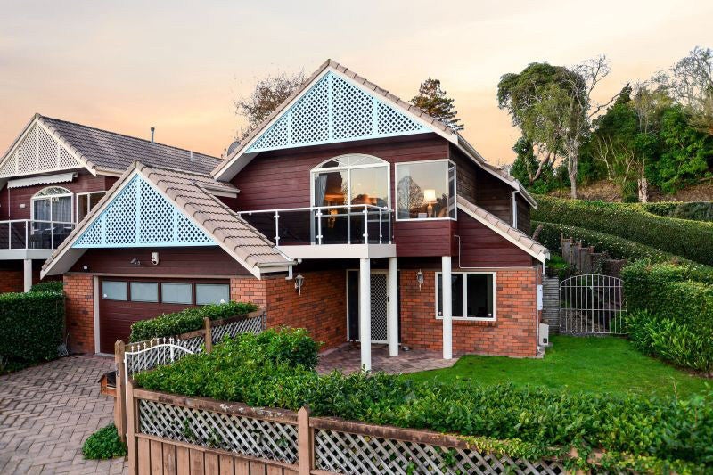 68 Memorial Drive, Hamilton East, Hamilton - Carousel 1