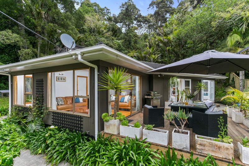 191 Laingholm Drive, Laingholm, Auckland - Carousel 1